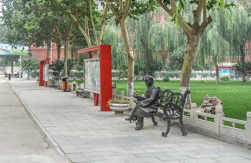 省外學(xué)生能報(bào)石家莊東華鐵路學(xué)校春季班嗎？