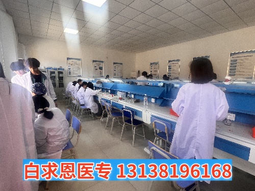 石家莊白求恩醫(yī)學(xué)中專學(xué)校多長(zhǎng)時(shí)間放假一次？